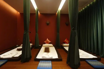 杭州萧山泰式按摩的被动瑜伽：当身体被折叠成诗